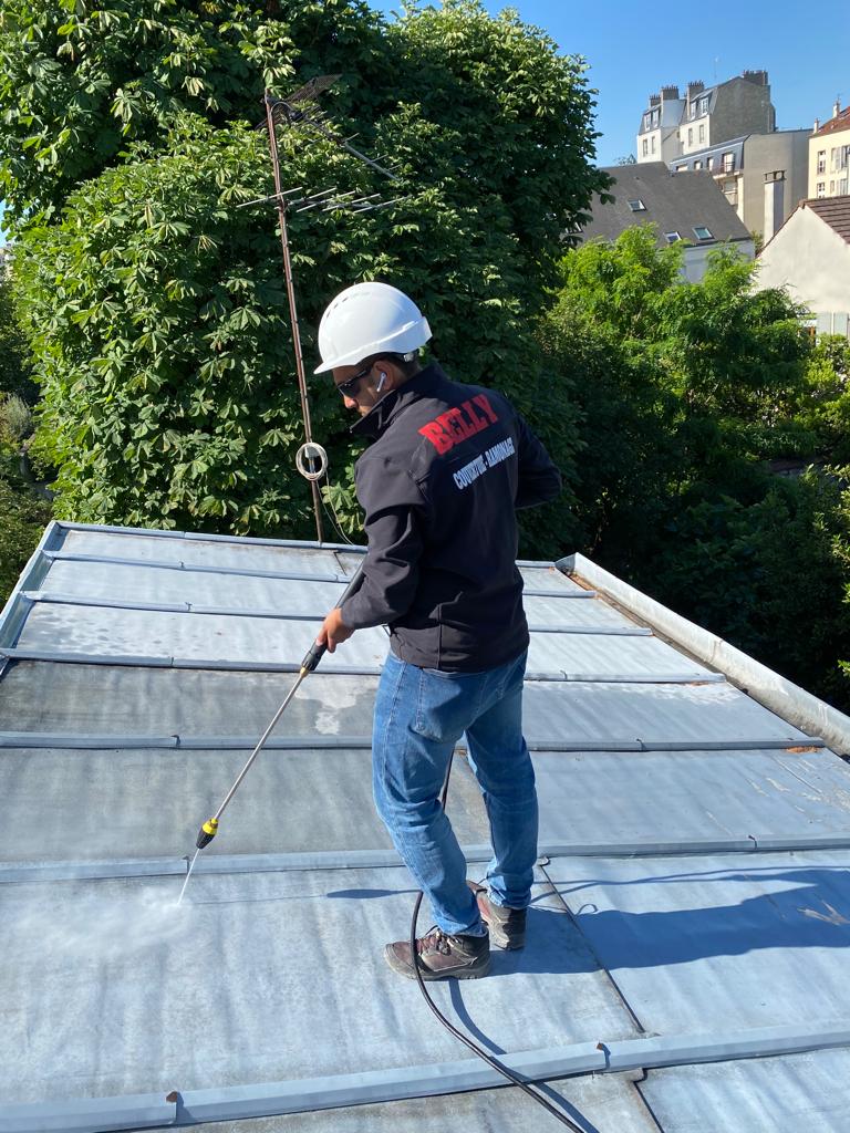 Nettoyage et démoussage de toiture à Nogent-sur-Oise - Belly Couverture dans l'Oise.